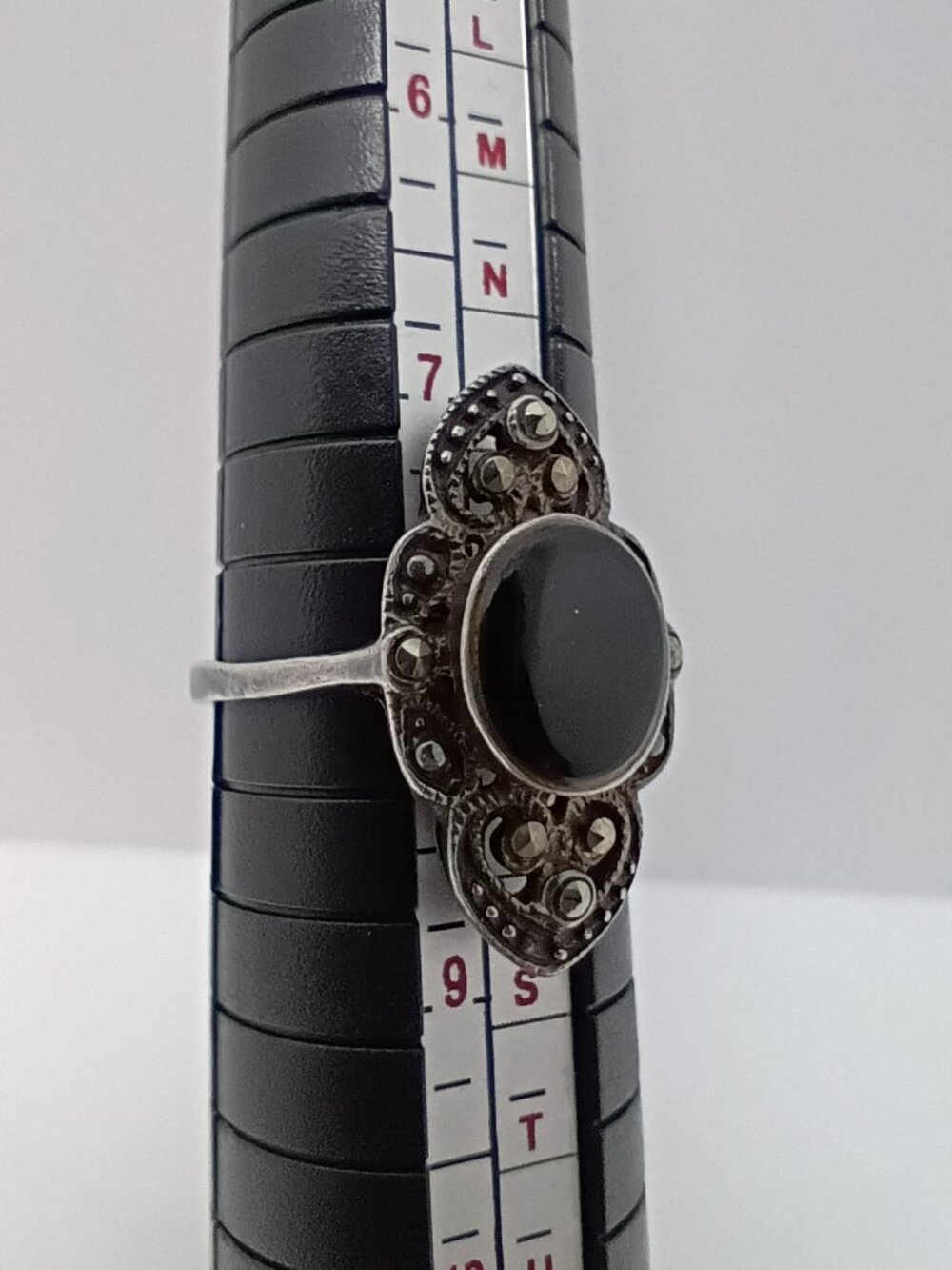Vintage 925 Sterling Silver Oval Black Onyx & Marcasite Stone Ring Size 8 Tested